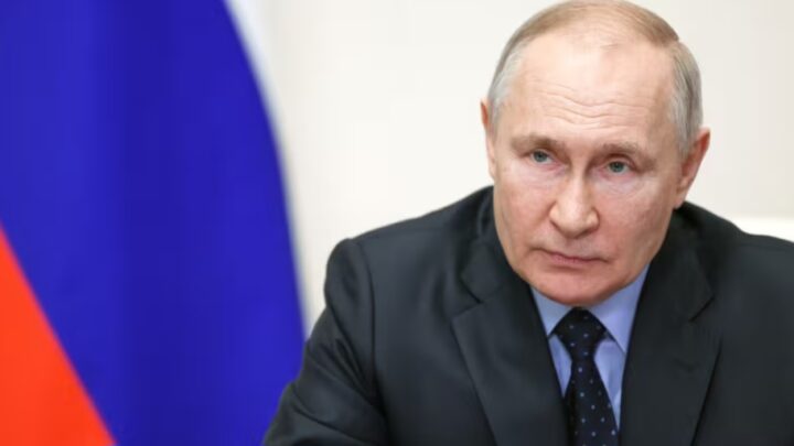 Guerre en Ukraine : la Russie revendique le « contrôle total » d’Avdiïvka, Vladimir Poutine salue une « importante victoire »