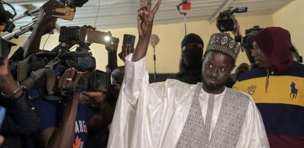 Présidentielle au Sénégal : plusieurs candidats félicitent l’opposant Bassirou Diomaye Faye, les résultats provisoires toujours attendus