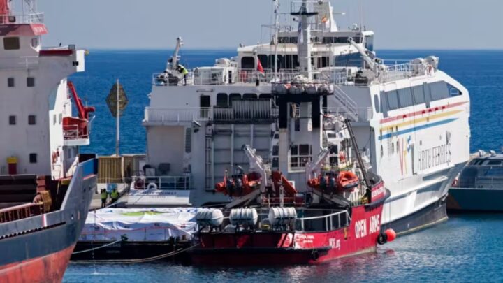 Guerre entre le Hamas et Israël : le premier bateau amenant de l’aide à Gaza par voie maritime est parti de Chypre