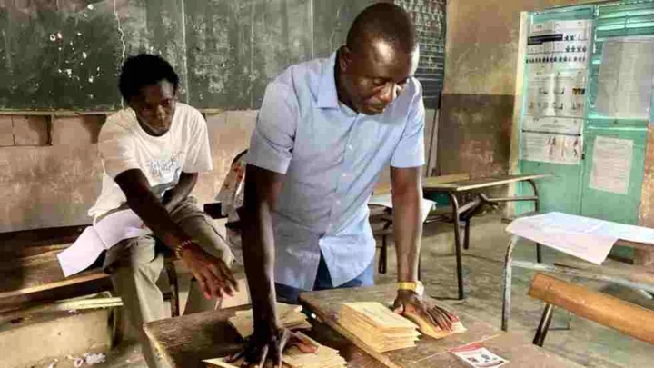 Présidentielle au Sénégal: la journée de vote s’achève, le dépouillement commence