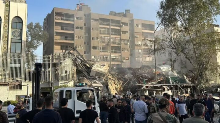 Six morts dans une frappe attribuée à Israël près de l’ambassade d’Iran en Syrie