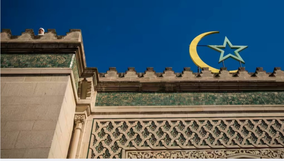 Date de fin du ramadan : pourquoi « deux visions s’opposent » entre le Conseil français du culte musulman et la Grande Mosquée de Paris