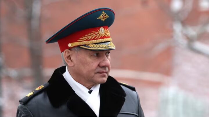Guerre en Ukraine : le ministre de la Défense russe limogé par Vladimir Poutine