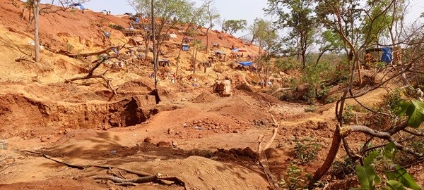 GAOUAL : L’INTERDICTION DE L’EXPLOITATION ARTISANALE DE L’OR JUSQU’À NOUVEL ORDRE RESPECTÉE PAR LES ORPAILLEURS