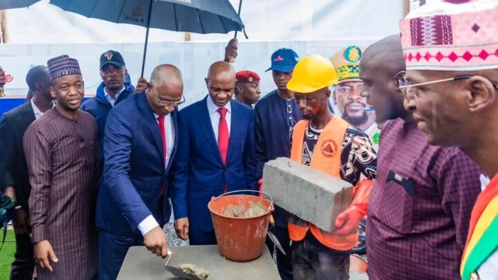 La pose de la première de la construction du nouveau siège du ministère de la Sécurité de Guinée