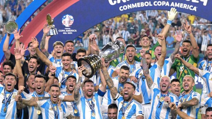 COPA AMERICA: L’ARGENTINE S’IMPOSE AU BOUT DE LA PROLONGATION CONTRE LA COLOMBIE ET CONSERVE SON TROPHÉE