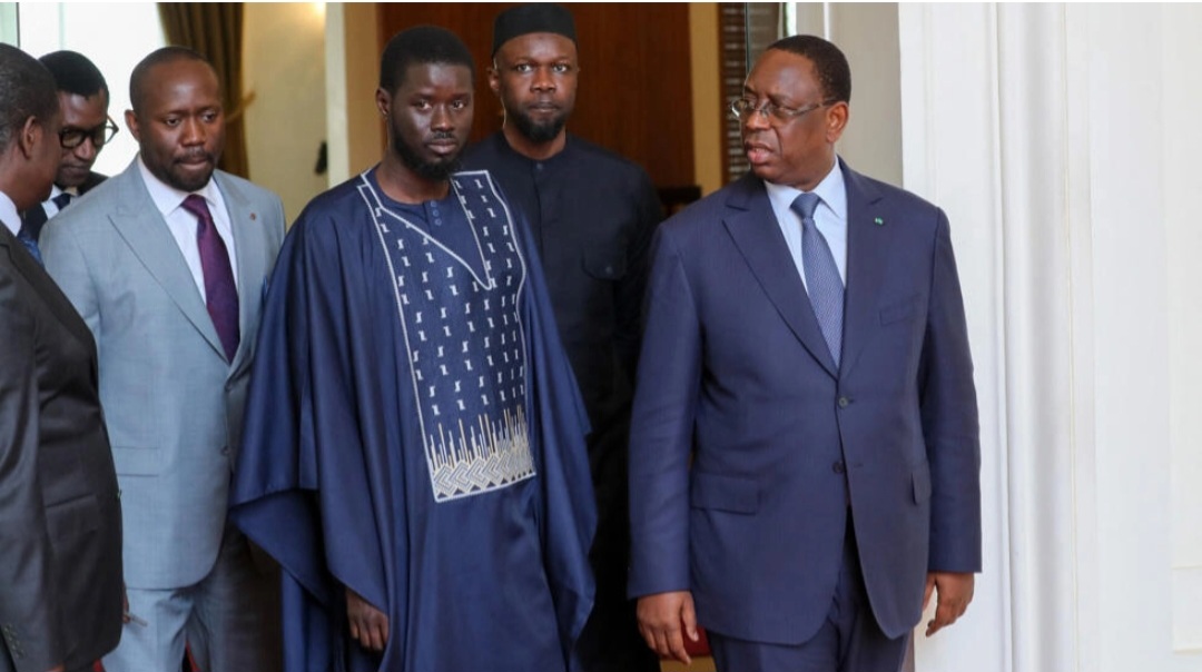 Sénégal: le camp de l’ex-président Macky Sall répond aux critiques du chef de l’État Bassirou Diomaye Faye