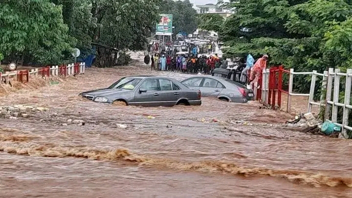 Le Gouvernement Guinéen solitaire des victimes d’inondations