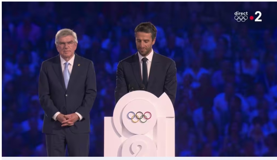 « On a eu envie de rêver, on a eu Léon Marchand », lance Tony Estanguet lors de son discours pour la cérémonie de clôture des Jeux olympiques