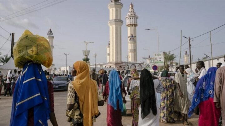 Sénégal: le président Faye à Touba en pleins préparatifs pour le Magal