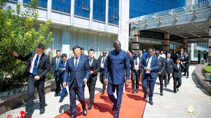 Le président Mamadi Doumbouya en marge di sommet de FOCAC s’est rendu dans la province du Shandong dans l’Est de la Chine sur les installations de Weiqiao pionieering,,partenaire du projet Simandou