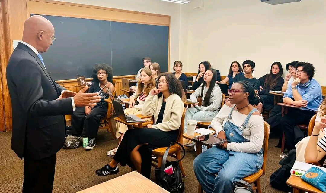 Cellou a animé une conférence dans une grande université Américaine