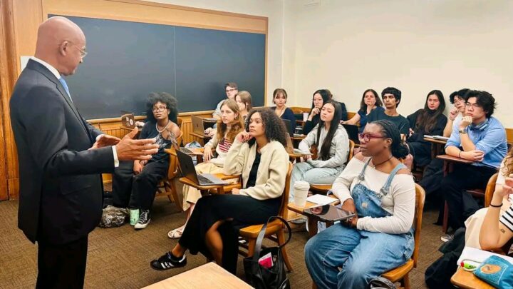 Cellou a animé une conférence dans une grande université Américaine