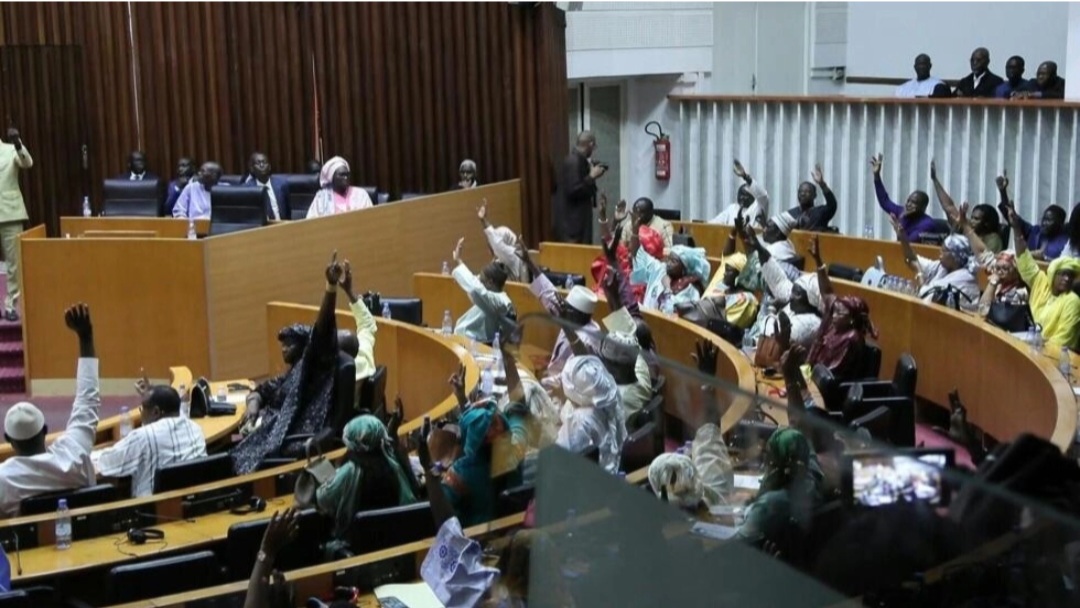 Sénégal: la révision de la Constitution rejetée par l’Assemblée nationale après de longs débats