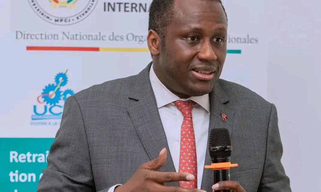 Selon Financial Afrique,  Karamo KABA,  gouverneur de la banque centrale a été déféré dans l’affaire du scandale de l’Or