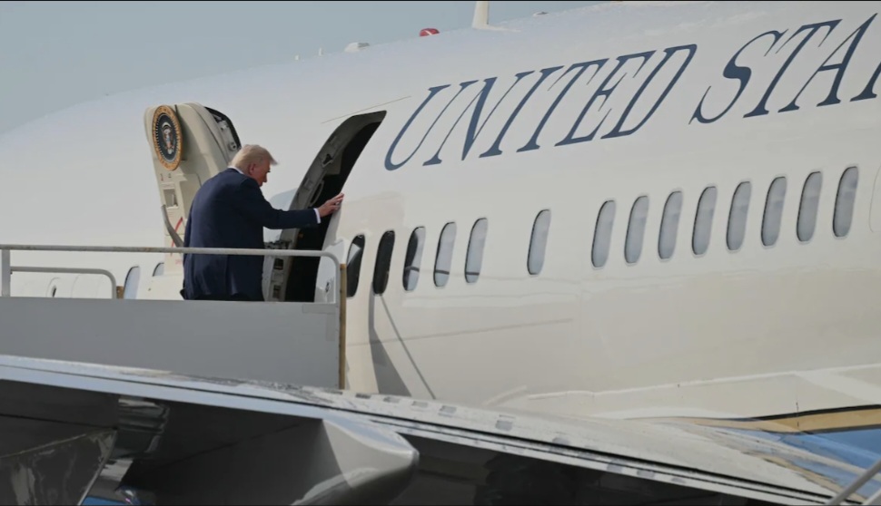 Un coûteux avion offert par le Qatar à Trump ? La polémique enfle aux États-Unis