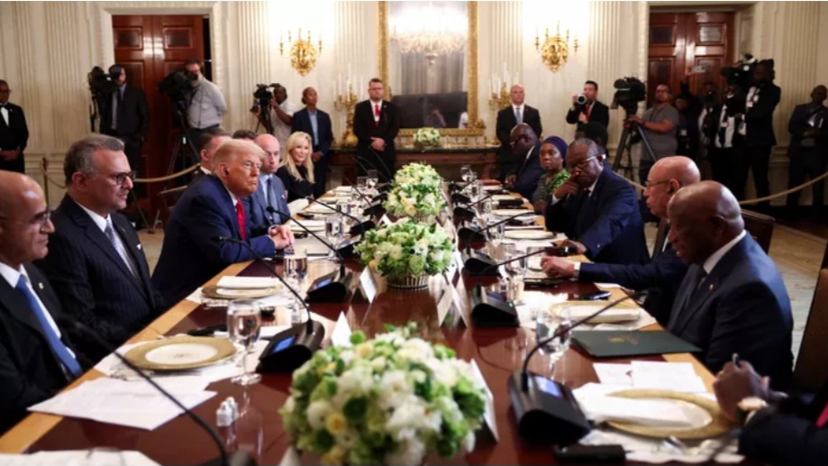 Donald Trump félicite Diomaye Faye pour sa  »résilience  »