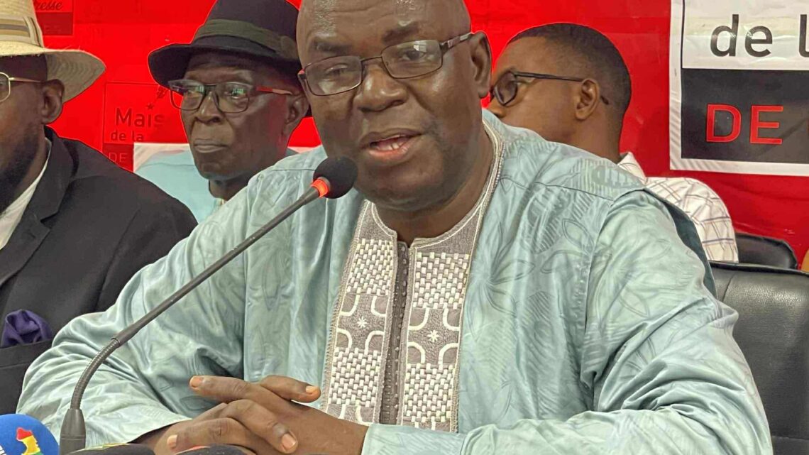 Les Guinéens attendent du pain, pas des trophées financiers (Par Dr F.L. Millimouno)