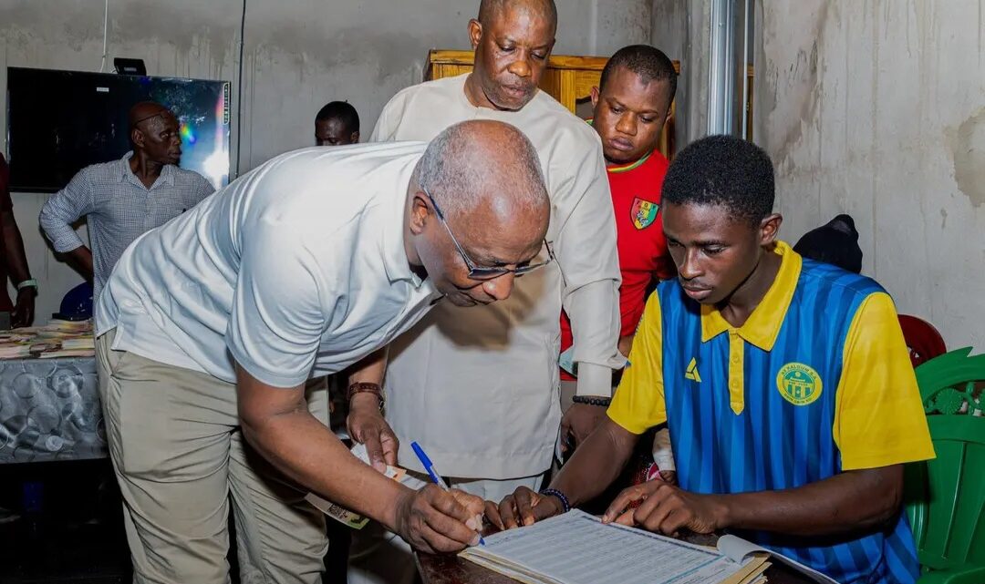 Référendum 2025 : le Premier ministre appelle les citoyens à retirer leurs cartes d’électeur