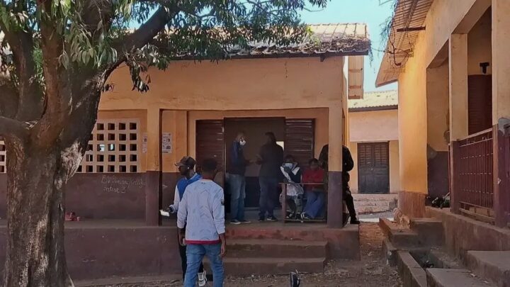 Présidentielle 2025 : faible affluence dans les bureaux de vote à Labé