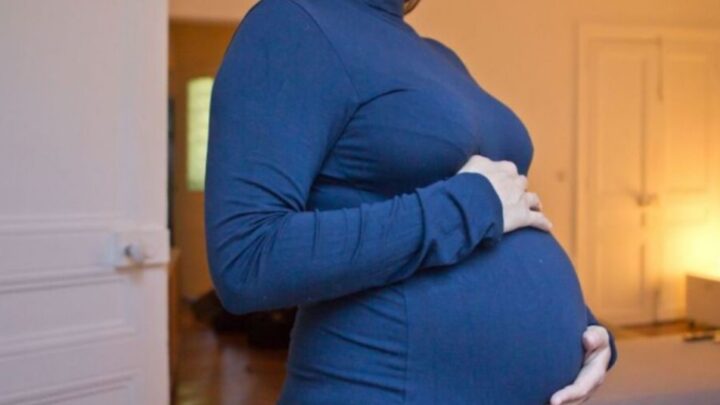 Une professeure australienne enceinte d’un garçon de 12 ans : l’école réagit face à cet abus