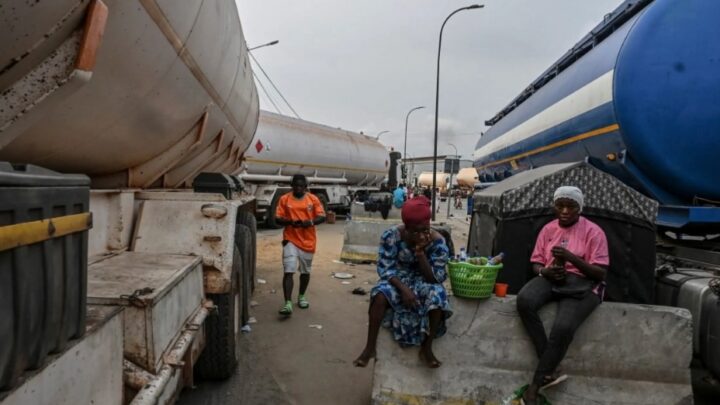 Mali : grève des chauffeurs routiers après l’attaque meurtrière d’un convoi de carburant