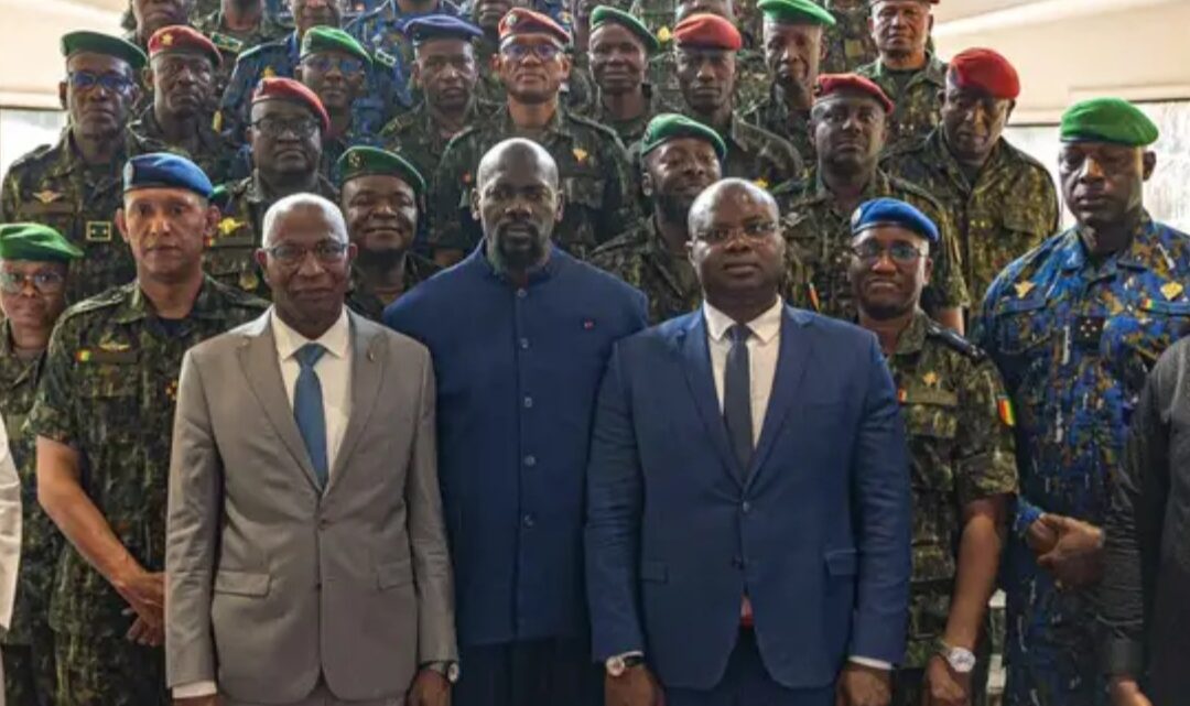 Prestation de serment : le président Mamadi Doumbouya préside la cérémonie de port de galons des nouveaux généraux