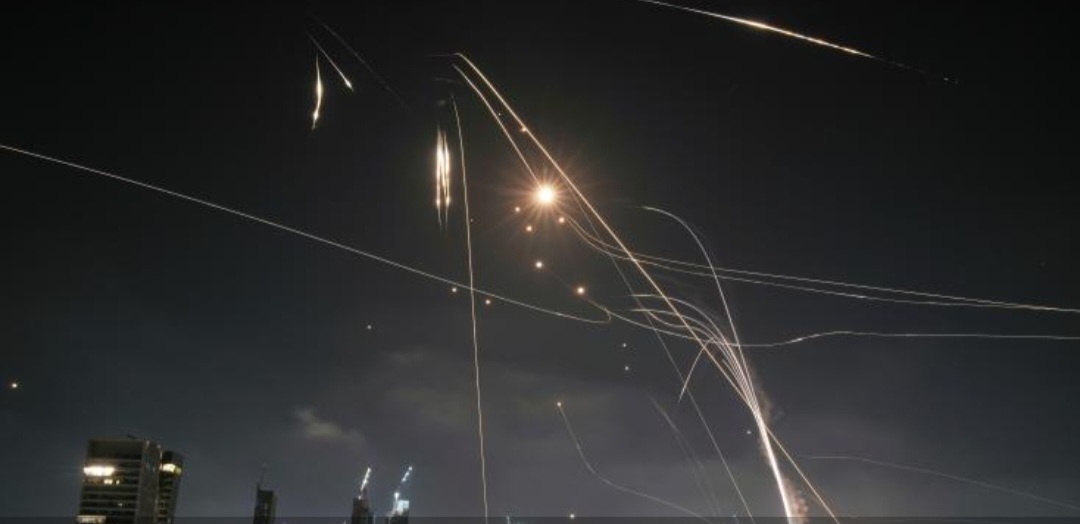 « Nous sommes prêts à faire face à tous les scénarios »: Israël à court de missiles intercepteurs? Son armée dément