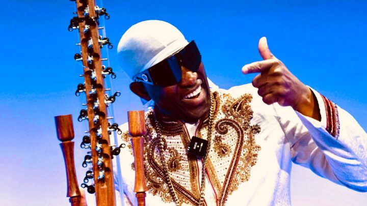 N’Faly Kouyaté, fierté guinéenne, en séjour à Conakry avant son concert de légende à Bruxelles le 25 mai