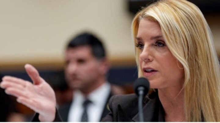 États-Unis : Donald Trump limoge Pam Bondi sur fond d’affaire Jeffrey Epstein