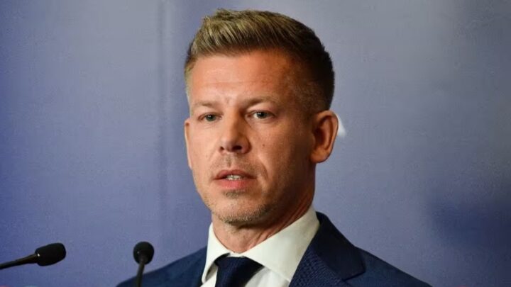 Elections législatives en Hongrie : le Premier ministre sortant Viktor Orban reconnaît sa défaite face au leader de centre droit Péter Magyar