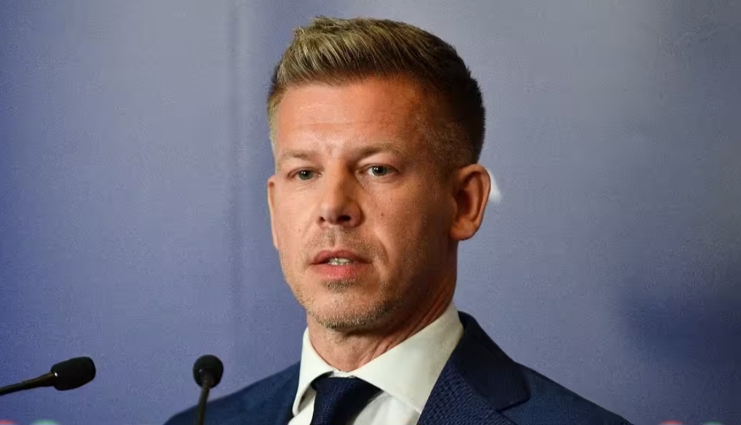 Elections législatives en Hongrie : le Premier ministre sortant Viktor Orban reconnaît sa défaite face au leader de centre droit Péter Magyar