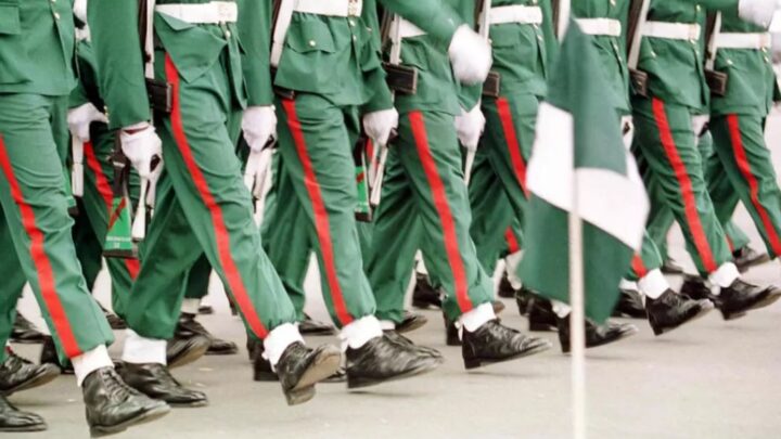 Nigeria : six hommes, dont un général à la retraite, inculpés pour un projet de coup d’État