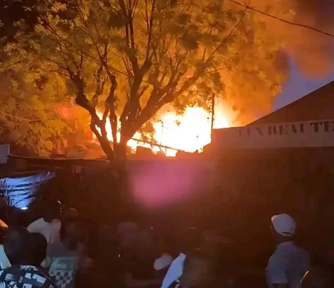 Incendie au Grand Marché de Bamako : un nouveau sinistre ravive les inquiétudes