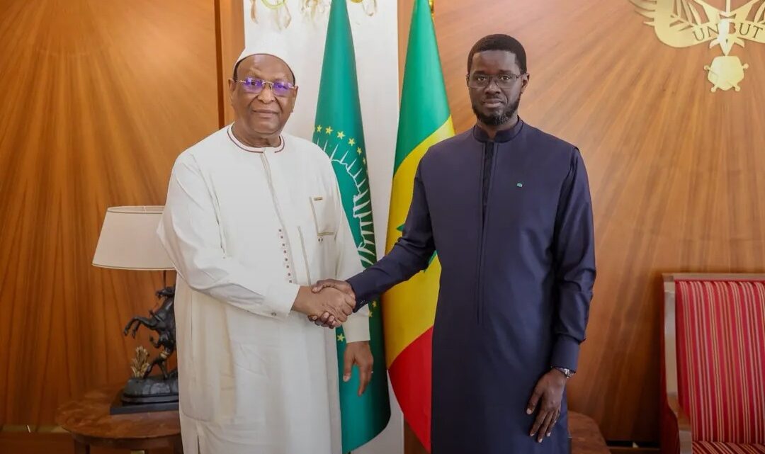 Diomaye Faye reçoit Lansana Kouyaté sur le dossier CEDEAO-AES