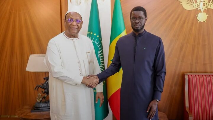 Diomaye Faye reçoit Lansana Kouyaté sur le dossier CEDEAO-AES