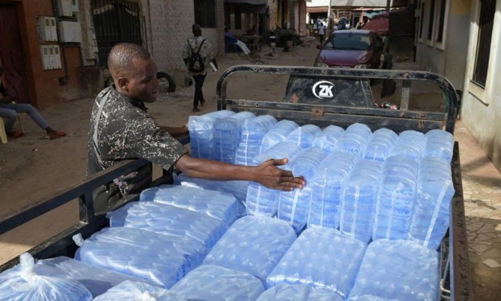 Sénégal : une étude révèle une contamination fécale massive de l’eau en sachet