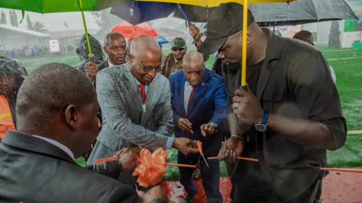 Bah Oury inaugure un centre de loisirs à Wanindara et appelle les jeunes à s&rsquo;approprier les lieux