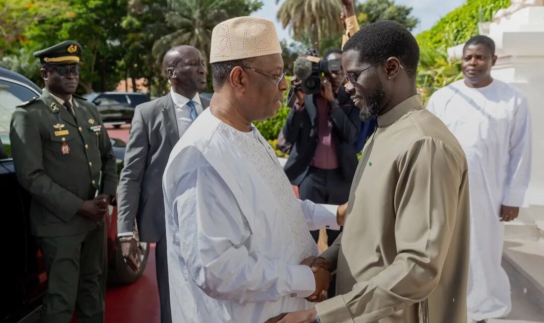 Macky Sall reçu par Bassirou Diomaye Faye : une rencontre autour de sa candidature à l&rsquo;ONU