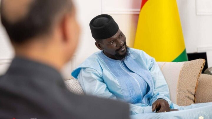 Mamadi Doumbouya reçoit des messages de félicitations de la France et du Maroc