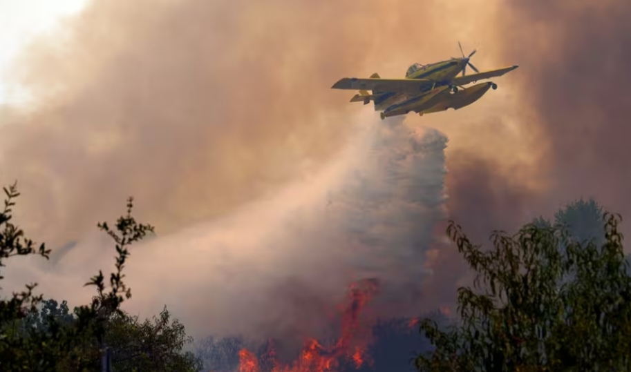 Mégafeu en Gironde , France: les flammes aux portes de Bordeaux, 42 000 hectares déjà ravagés