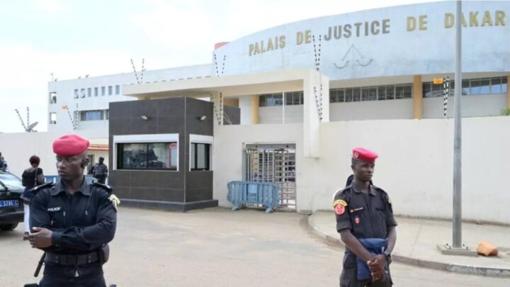 Sénégal : trois chroniqueurs pro-Pastef condamnés pour offense au chef de l&rsquo;État