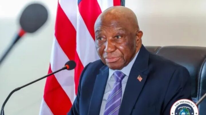 Liberia : après une saisie record de cocaïne, le président remplace le patron de l’agence antidrogue