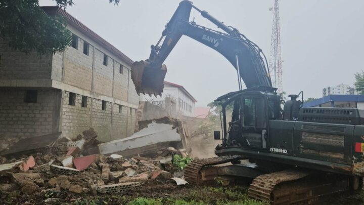 Maison centrale de Conakry : le début de la démolition marque la fin d’une page d’histoire