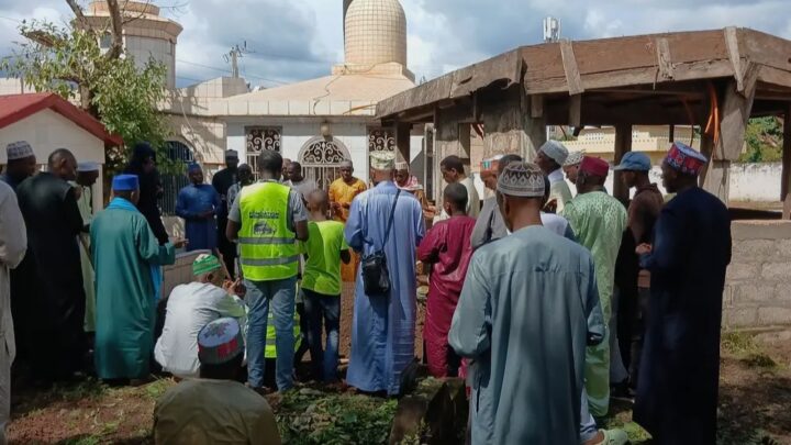 Labé : Hadja Hawaou Diallo, veuve d’Elhadj Saïfoulaye Diallo, inhumée au mausolée de Karamoko Alpha Mo Labé