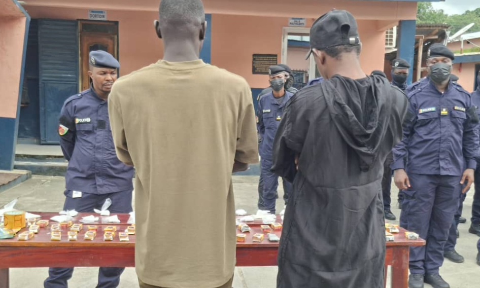 Guinée : deux interpellations après la découverte de cocaïne cachée dans du thé