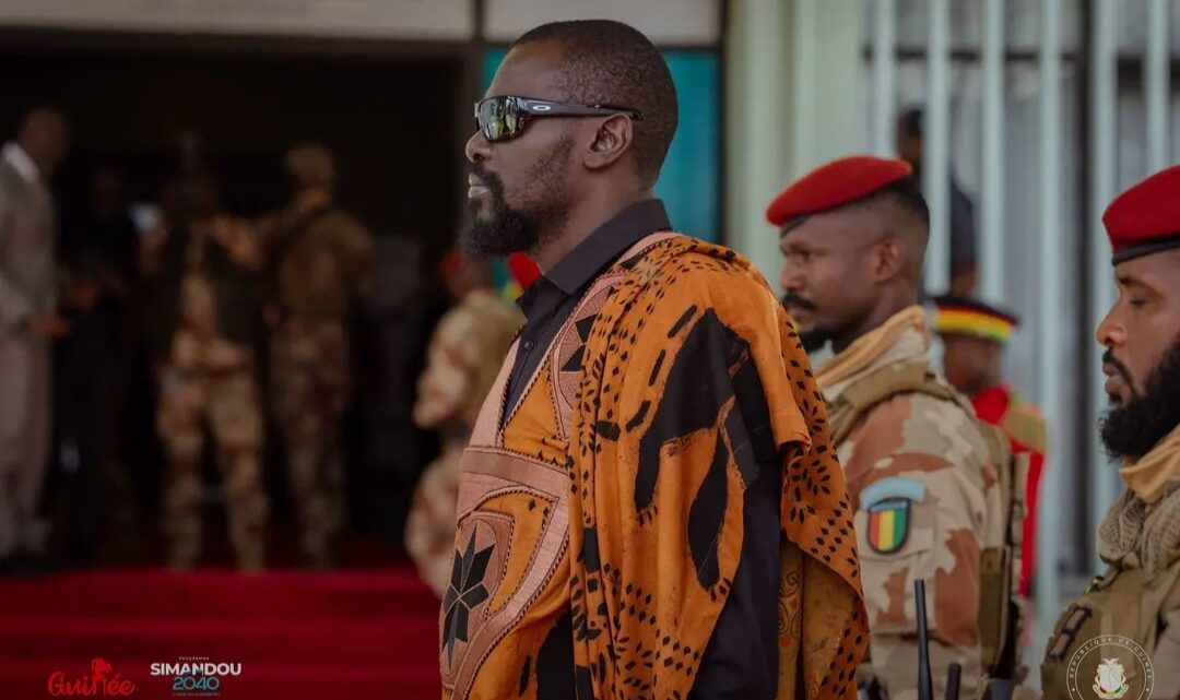 Mamadi Doumbouya aux ministres : « Un ministre ne gouverne pas depuis son bureau