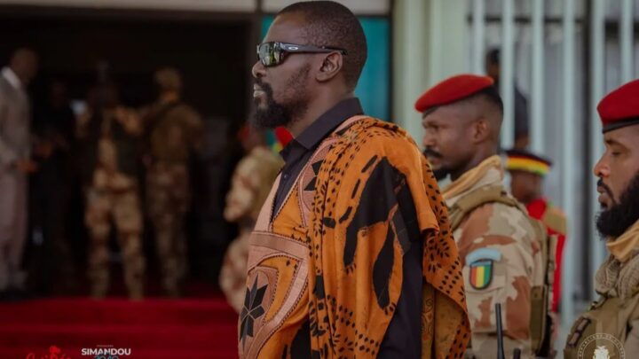Mamadi Doumbouya aux ministres : « Un ministre ne gouverne pas depuis son bureau