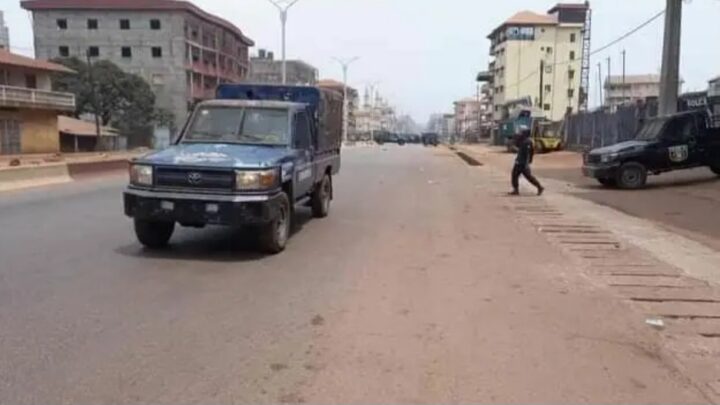 Conakry : des barricades érigées sur l’axe Le Prince pour protester contre les coupures d’électricité