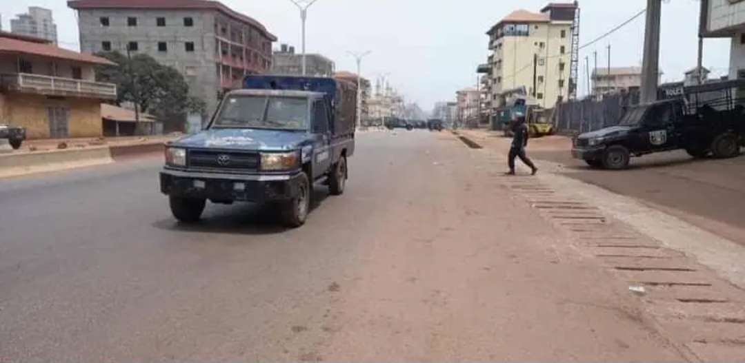 Conakry : des barricades érigées sur l’axe Le Prince pour protester contre les coupures d’électricité